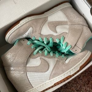 Nike Womens Marathon Dunk Sky Hi